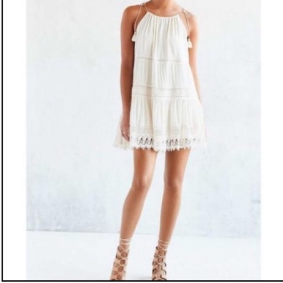 Kimchi Blue La Palma Halter Neck Crochet Inset Mini Dress - Picture 2 of 9